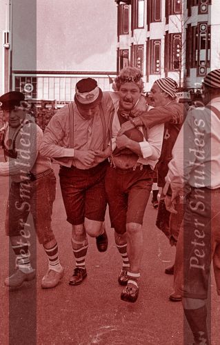 Eindhoven, 1986 Carnaval
Wedstrijd tussen de teams van PSV en EVV Eindhoven op het stationskwartier