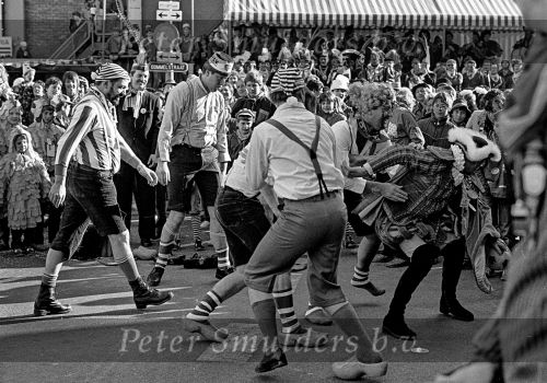 Eindhoven, 1986 Carnaval
Wedstrijd tussen de teams van PSV en EVV Eindhoven op het stationskwartier