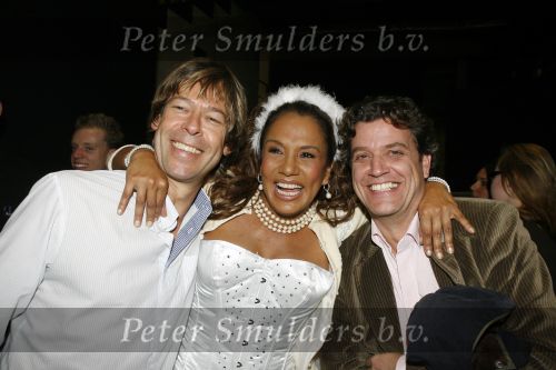 Hilversum 19 januari 2007
Sterrendansen op het ijs van sbs6 in studio 24. Patty Brard met Antoine en sbs direkteur Eric v Stade
