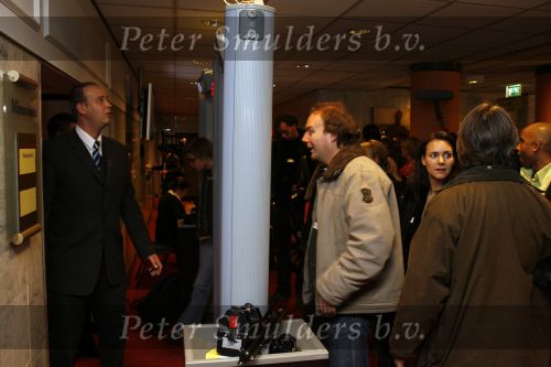 Amsterdam 19 februari 2007
Bram Moszkowicz geeft persconferentie in het Holiday inn waar hij oa vertelt dat hij stopt met de verdediging van Willem Holleeder.
Peter Smulders bv