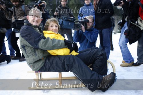 Bad Gastein 13 januari 2007
Pieter v Vollenhoven en Prinses Margriet op vakantie met Prins Maurits Prinses Marilene Prinses Anna Prins Lucas Prins Bernhard jr Prinses Annete Prinses Isablle Prins Sam Prins Pieter Christiaan Prinses Anita Prins Floris en Prinses Aimee vanwege hun 40 jarig huwelijk.