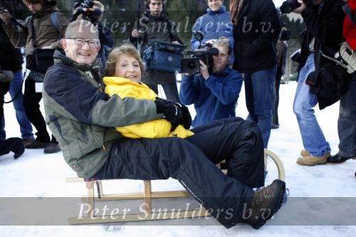 Bad Gastein 13 januari 2007
Pieter v Vollenhoven en Prinses Margriet op vakantie met Prins Maurits Prinses Marilene Prinses Anna Prins Lucas Prins Bernhard jr Prinses Annete Prinses Isablle Prins Sam Prins Pieter Christiaan Prinses Anita Prins Floris en Prinses Aimee vanwege hun 40 jarig huwelijk.