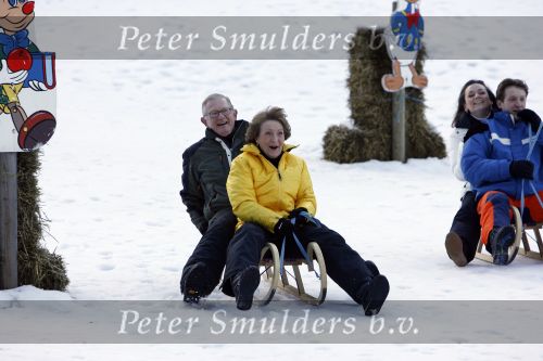 Bad Gastein 13 januari 2007
Pieter v Vollenhoven en Prinses Margriet op vakantie met Prins Maurits Prinses Marilene Prinses Anna Prins Lucas Prins Bernhard jr Prinses Annete Prinses Isablle Prins Sam Prins Pieter Christiaan Prinses Anita Prins Floris en Prinses Aimee vanwege hun 40 jarig huwelijk.