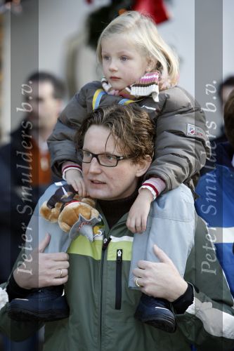 Bad Gastein 13 januari 2007
Pieter v Vollenhoven en Prinses Margriet op vakantie met Prins Maurits Prinses Marilene Prinses Anna Prins Lucas Prins Bernhard jr Prinses Annete Prinses Isablle Prins Sam Prins Pieter Christiaan Prinses Anita Prins Floris en Prinses Aimee vanwege hun 40 jarig huwelijk.