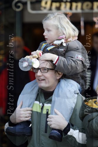 Bad Gastein 13 januari 2007
Pieter v Vollenhoven en Prinses Margriet op vakantie met Prins Maurits Prinses Marilene Prinses Anna Prins Lucas Prins Bernhard jr Prinses Annete Prinses Isablle Prins Sam Prins Pieter Christiaan Prinses Anita Prins Floris en Prinses Aimee vanwege hun 40 jarig huwelijk.