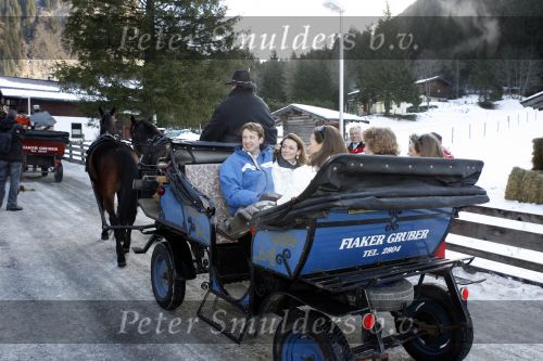 Bad Gastein 13 januari 2007
Pieter v Vollenhoven en Prinses Margriet op vakantie met Prins Maurits Prinses Marilene Prinses Anna Prins Lucas Prins Bernhard jr Prinses Annete Prinses Isablle Prins Sam Prins Pieter Christiaan Prinses Anita Prins Floris en Prinses Aimee vanwege hun 40 jarig huwelijk.