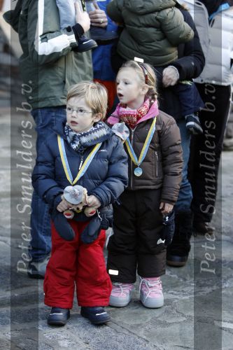 Bad Gastein 13 j
Maurice Kroon
anuari 2007
Pieter v Vollenhoven en Prinses Margriet op vakantie met Prins Maurits Prinses Marilene Prinses Anna Prins Lucas Prins Bernhard jr Prinses Annete Prinses Isablle Prins Sam Prins Pieter Christiaan Prinses Anita Prins Floris en Prinses Aimee vanwege hun 40 jarig huwelijk.