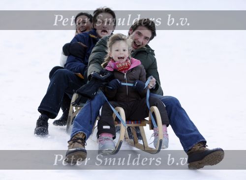 Bad Gastein 13 januari 2007
Pieter v Vollenhoven en Prinses Margriet op vakantie met Prins Maurits Prinses Marilene Prinses Anna Prins Lucas Prins Bernhard jr Prinses Annete Prinses Isablle Prins Sam Prins Pieter Christiaan Prinses Anita Prins Floris en Prinses Aimee vanwege hun 40 jarig huwelijk.