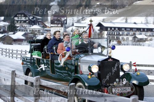 Bad Gastein 13 januari 2007
Pieter v Vollenhoven en Prinses Margriet op vakantie met Prins Maurits Prinses Marilene Prinses Anna Prins Lucas Prins Bernhard jr Prinses Annete Prinses Isablle Prins Sam Prins Pieter Christiaan Prinses Anita Prins Floris en Prinses Aimee vanwege hun 40 jarig huwelijk.