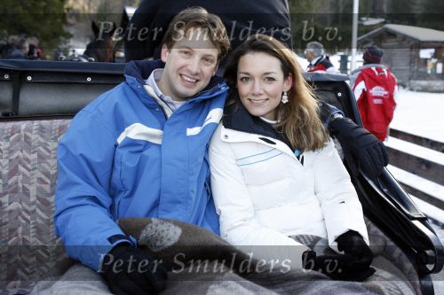 Bad Gastein 13 januari 2007
Pieter v Vollenhoven en Prinses Margriet op vakantie met Prins Maurits Prinses Marilene Prinses Anna Prins Lucas Prins Bernhard jr Prinses Annete Prinses Isablle Prins Sam Prins Pieter Christiaan Prinses Anita Prins Floris en Prinses Aimee vanwege hun 40 jarig huwelijk.