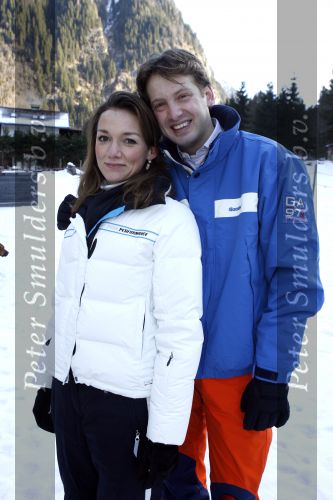 Bad Gastein 13 januari 2007
Pieter v Vollenhoven en Prinses Margriet op vakantie met Prins Maurits Prinses Marilene Prinses Anna Prins Lucas Prins Bernhard jr Prinses Annete Prinses Isablle Prins Sam Prins Pieter Christiaan Prinses Anita Prins Floris en Prinses Aimee vanwege hun 40 jarig huwelijk.