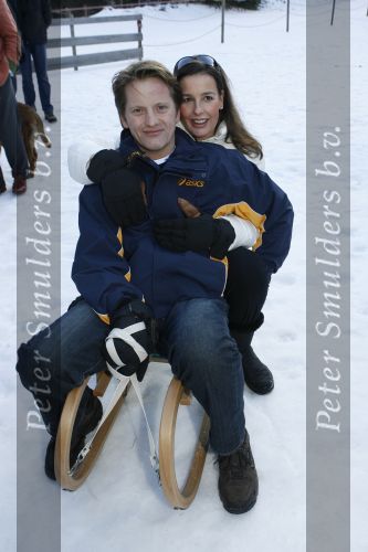 Bad Gastein 13 januari 2007
Pieter v Vollenhoven en Prinses Margriet op vakantie met Prins Maurits Prinses Marilene Prinses Anna Prins Lucas Prins Bernhard jr Prinses Annete Prinses Isablle Prins Sam Prins Pieter Christiaan Prinses Anita Prins Floris en Prinses Aimee vanwege hun 40 jarig huwelijk.