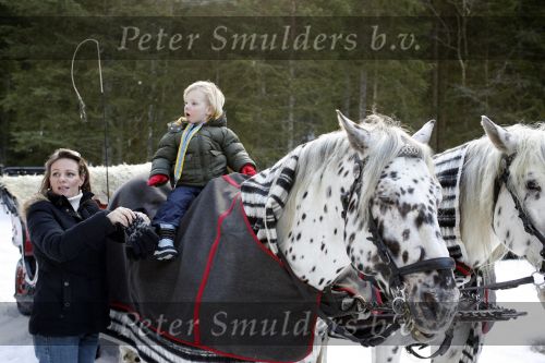 Bad Gastein 13 januari 2007
Pieter v Vollenhoven en Prinses Margriet op vakantie met Prins Maurits Prinses Marilene Prinses Anna Prins Lucas Prins Bernhard jr Prinses Annete Prinses Isablle Prins Sam Prins Pieter Christiaan Prinses Anita Prins Floris en Prinses Aimee vanwege hun 40 jarig huwelijk.