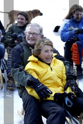 Bad Gastein 13 januari 2007
Pieter v Vollenhoven en Prinses Margriet op vakantie met Prins Maurits Prinses Marilene Prinses Anna Prins Lucas Prins Bernhard jr Prinses Annete Prinses Isablle Prins Sam Prins Pieter Christiaan Prinses Anita Prins Floris en Prinses Aimee vanwege hun 40 jarig huwelijk.