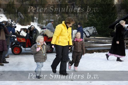 Bad Gastein 13 januari 2007
Pieter v Vollenhoven en Prinses Margriet op vakantie met Prins Maurits Prinses Marilene Prinses Anna Prins Lucas Prins Bernhard jr Prinses Annete Prinses Isablle Prins Sam Prins Pieter Christiaan Prinses Anita Prins Floris en Prinses Aimee vanwege hun 40 jarig huwelijk.
