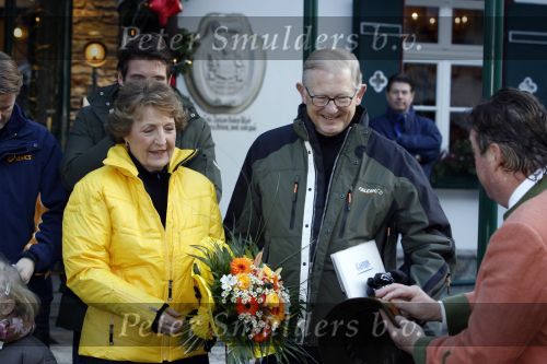 Bad Gastein 13 januari 2007
Pieter v Vollenhoven en Prinses Margriet op vakantie met Prins Maurits Prinses Marilene Prinses Anna Prins Lucas Prins Bernhard jr Prinses Annete Prinses Isablle Prins Sam Prins Pieter Christiaan Prinses Anita Prins Floris en Prinses Aimee vanwege hun 40 jarig huwelijk.