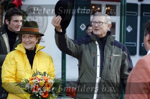 Bad Gastein 13 januari 2007
Pieter v Vollenhoven en Prinses Margriet op vakantie met Prins Maurits Prinses Marilene Prinses Anna Prins Lucas Prins Bernhard jr Prinses Annete Prinses Isablle Prins Sam Prins Pieter Christiaan Prinses Anita Prins Floris en Prinses Aimee vanwege hun 40 jarig huwelijk.