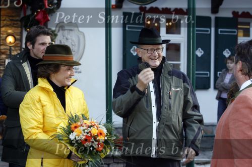 Bad Gastein 13 januari 2007
Pieter v Vollenhoven en Prinses Margriet op vakantie met Prins Maurits Prinses Marilene Prinses Anna Prins Lucas Prins Bernhard jr Prinses Annete Prinses Isablle Prins Sam Prins Pieter Christiaan Prinses Anita Prins Floris en Prinses Aimee vanwege hun 40 jarig huwelijk.