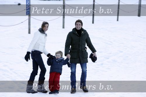 Bad Gastein 13 januari 2007
Pieter v Vollenhoven en Prinses Margriet op vakantie met Prins Maurits Prinses Marilene Prinses Anna Prins Lucas Prins Bernhard jr Prinses Annete Prinses Isablle Prins Sam Prins Pieter Christiaan Prinses Anita Prins Floris en Prinses Aimee vanwege hun 40 jarig huwelijk.
Peter Smulders bv
