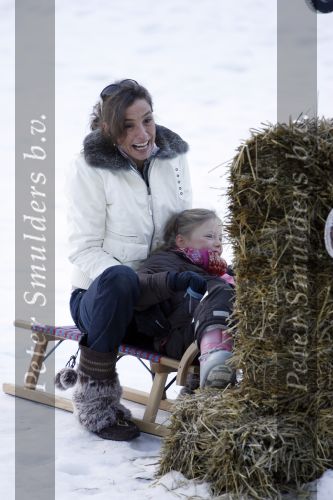 Bad Gastein 13 januari 2007
Pieter v Vollenhoven en Prinses Margriet op vakantie met Prins Maurits Prinses Marilene Prinses Anna Prins Lucas Prins Bernhard jr Prinses Annete Prinses Isablle Prins Sam Prins Pieter Christiaan Prinses Anita Prins Floris en Prinses Aimee vanwege hun 40 jarig huwelijk.