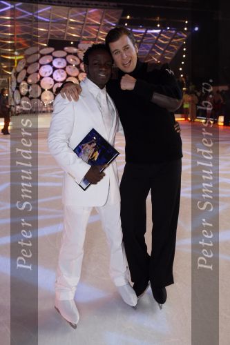 Baarn 26 januari 2006
Sterren schaatsen op hetij van RTL in Baarn met Martijn krabbe en John Williams.
Regilio Tuur en Winston Gerschtanowitz