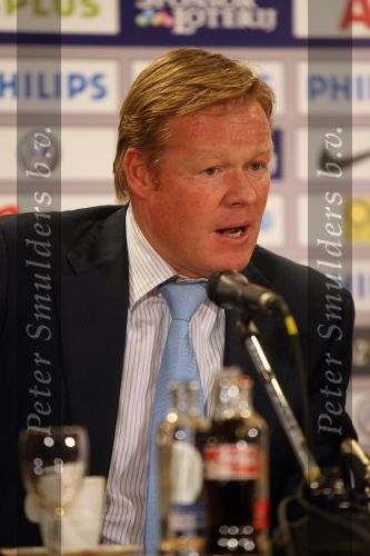 Eindhoven, Kompetitiewedstrijd PSV-AZ, eindstand 2-3
Seizoen 2006/2007
Persconferentie na afloop met Ronald Koeman