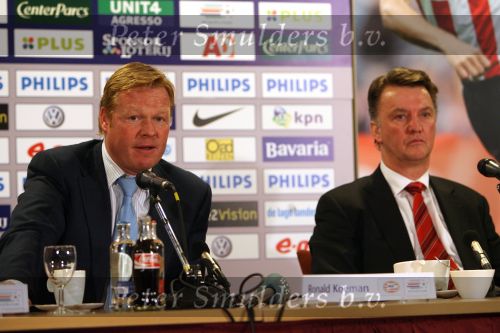 Eindhoven, Kompetitiewedstrijd PSV-AZ, eindstand 2-3
Seizoen 2006/2007
Persconferentie na afloop met Ronald Koeman en Louis v Gaal
