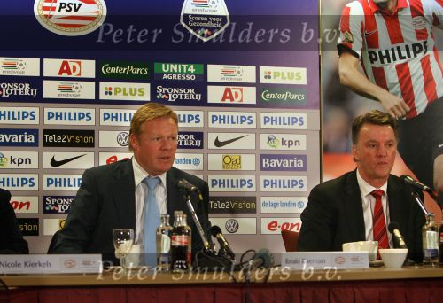 Eindhoven, Kompetitiewedstrijd PSV-AZ, eindstand 2-3
Seizoen 2006/2007
Persconferentie na afloop met Ronald Koeman en Louis v Gaal