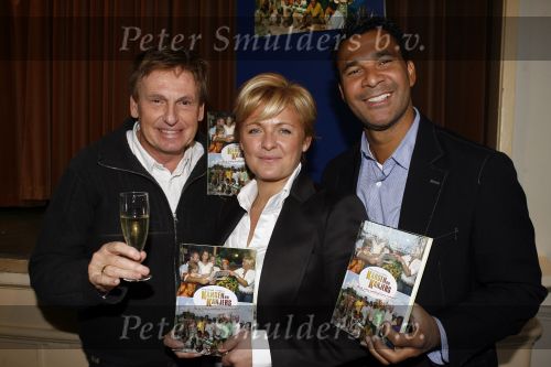 Amsterdam 23 januari 2007
Presentatie boek postcodeloterij in Artis met oa Carolien Tensen Ruud Gullit Hennie Huisman Jan Vriend Arno Woesthoff met vrouw Bea Post en direkteur Boudewijn Poelmann.