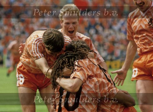 Munchen, 25 Juni 1988 Finale Europees Kampioenschap 1988
Nederland-Rusland met een eindstand van 2-0
Blijdschap bij Ronald koeman, Ruud Gullit, Arnold Muhren en Jan Wouters na de 1-0 van RG
EK 1988