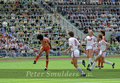 Munchen, 25 Juni 1988 Finale Europees Kampioenschap 1988
Nederland-Rusland met een eindstand van 2-0
Ruud Gullit verslaat met een stevige kopbal doelman Rinat Dasajev
EK 1988