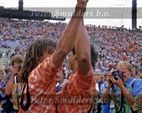 Munchen, 25 Juni 1988 Finale Europees Kampioenschap 1988
Nederland-Rusland met een eindstand van 2-0
Ruud Gullit samen met Frank Rijkaard dansend
EK 1988
