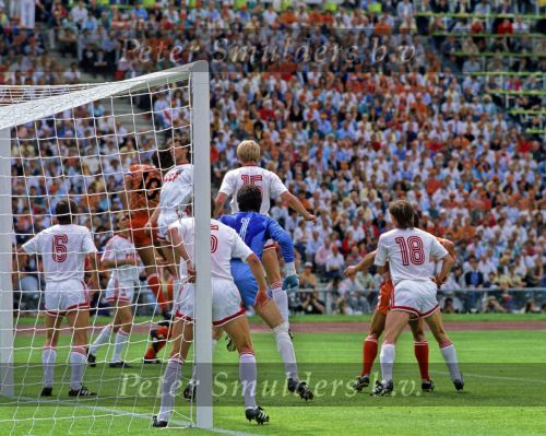 Munchen, 25 Juni 1988 Finale Europees Kampioenschap 1988
Nederland-Rusland met een eindstand van 2-0
Ruud Gullit 
EK 1988
