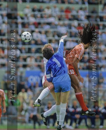 Munchen, 25 Juni 1988 Finale Europees Kampioenschap 1988
Nederland-Rusland met een eindstand van 2-0
Ruud Gullit in duel met doelman Dasaev
EK 1988