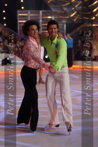 Baarn 26 januari 2006
Sterren schaatsen op het ijs van RTL in Baarn met Martijn krabbe en John Williams.
Joris Putman en sander Janson
