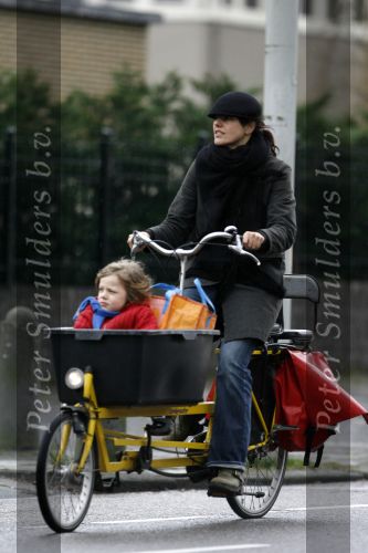 Amsterdam 17 januari 2007
Susan Visser met kindje op bakfiets.