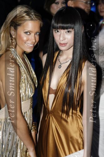 Chamonix 2 februari 2007
Presentatie sieradenlijn Mont Blanc. Ster van de avond was Sylvie Meis Sylvie v d Vaart. 
Sylvie met kill bill actrice Chiaki Kuriyama