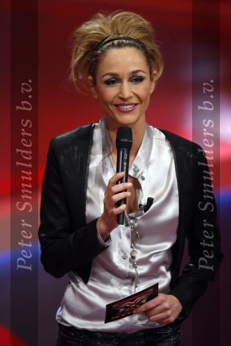 Hilversum 3 februari 2006
Wendy v Dijk presenteert de x factor. 
Haar moeder en broer zitten op de tribune.