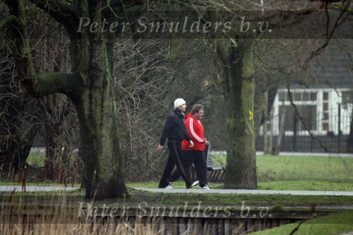 Amsterdam 1 februari 2007
Wessel v Diepen en Daphne Bunskoek kussend. 
Daarna gaat wessel wandelen in het vondelpark.