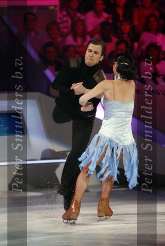 Baarn 26 januari 2007
Winston Gerrschtanowitz bij sterren dansen op het ijs van RTL. Zijn vader en Renate Verbaan zitten op de tribune.