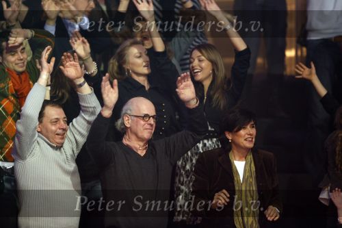 Baarn 26 januari 2007
Winston Gerrschtanowitz bij sterren dansen op het ijs van RTL. Zijn vader en Renate Verbaan zitten op de tribune.