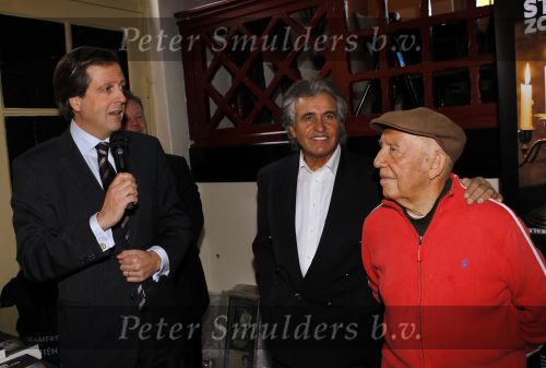 Leiden 19 januari 2010
Presenatie boek van de zangeres zonder naam geschreven door Ben Holthuis en de nieuwe cd. Johnny Hoes Alexander Pechtold Ben Holthuis 
Peter Smulders bv