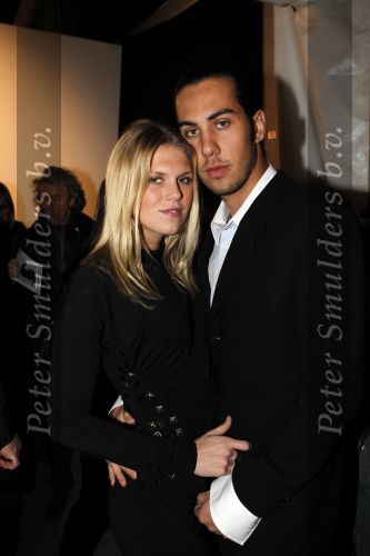 Amsterdam 30 januari 2010
Modeshow suptertrash tijdens amsterdam fashion week. Alexandra Richards met vriend
Peter Smulders bv