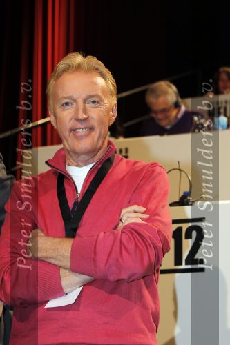 Hilversum 21 januari 2010
Rtl SBS en de NOS hebben samen een tv programma en aktie in elkaar gedraaid om zoveel mogelijk geld op te halen voor giro 55 ten bate van Haiti. Andre v Duin 25 kg afgevallen
Peter Smulders bv