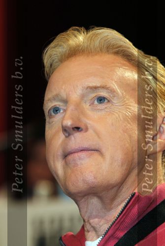 Hilversum 21 januari 2010
Rtl SBS en de NOS hebben samen een tv programma en aktie in elkaar gedraaid om zoveel mogelijk geld op te halen voor giro 55 ten bate van Haiti. Andre v Duin 25 kg afgevallen
Peter Smulders bv