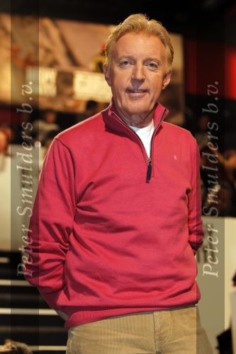 Hilversum 21 januari 2010
Rtl SBS en de NOS hebben samen een tv programma en aktie in elkaar gedraaid om zoveel mogelijk geld op te halen voor giro 55 ten bate van Haiti. Andre v Duin 25 kg afgevallen
Peter Smulders bv