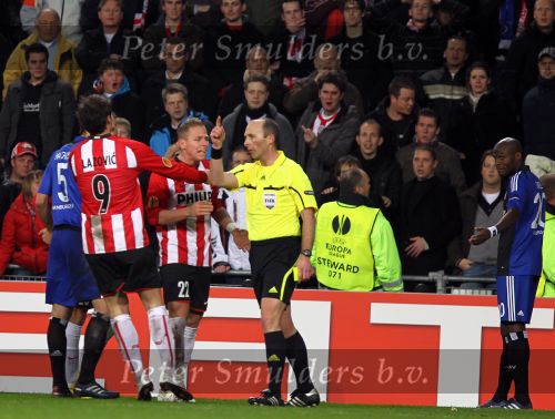Eindhoven, 25 Februari 2010
1/8 Finale Uefa Europa League PSV-HSV, eindstand 3-2
PSV uitgeschakeld op basis van uit gescoorde doelpunten
Balazs Dzsudzsak krijgt in een halve minuut 2x geel, dus rood
Foto Junior Smulders