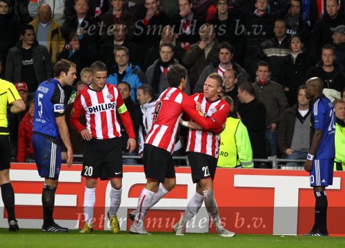 Eindhoven, 25 Februari 2010
1/8 Finale Uefa Europa League PSV-HSV, eindstand 3-2
PSV uitgeschakeld op basis van uit gescoorde doelpunten
Balazs Dzsudzsak krijgt in een halve minuut 2x geel, dus rood
Foto Junior Smulders