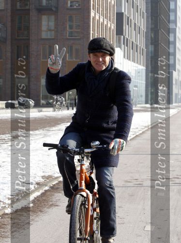 Amsterdam 26 januari 2010
Beau v Erven Dorens op de fiets in de kou.
Peter Smulders b v