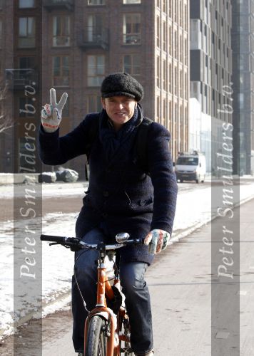 Amsterdam 26 januari 2010
Beau v Erven Dorens op de fiets in de kou.
Peter Smulders b v